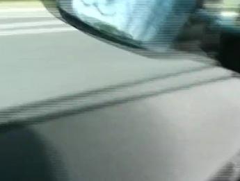 Elle suce sur le chemin de la plage .... Минет в дороге на пляж