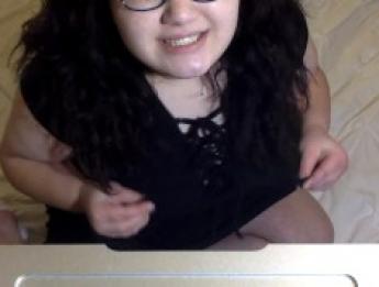 Возбужденную второкурсницу нужно трахнуть