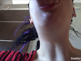 Высокие каблуки и сексуальное платье - моя жена принимает огромную нагрузку на рот и на ее лице