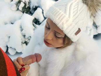 Открытый минет в шубе с большой нагрузкой на лицо и рот с ласточкой