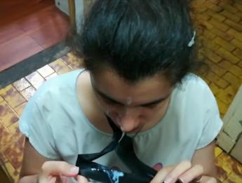 Минет, лица плюс сперма на галстуке, cumplay и глотать! (Сперма на одежду 1)