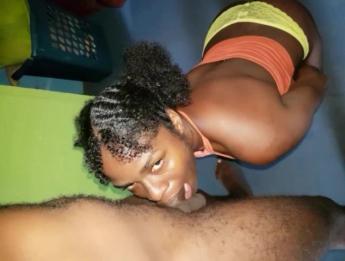 Чернокожая глубокая глотка и горловой пирог (предупреждение о грязном финале)