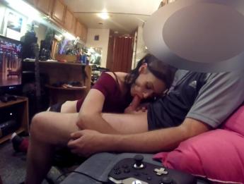 Он не знает, что я записываю нас, изменяющих скрытую камеру