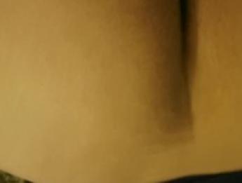 Светлокожую чернокожую милфу-толстушку долбят и обожают анал для камшота на лицо