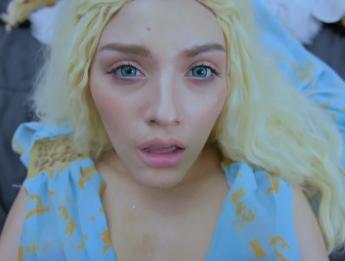 Daenerys трахнули в анал