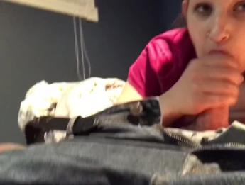 Ева сосет мой член, пока я отдыхаю! : о