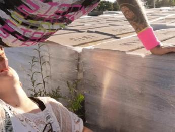 Отжимания от члена до рта. Поедание киски, приседания и трах. Персональный тренер