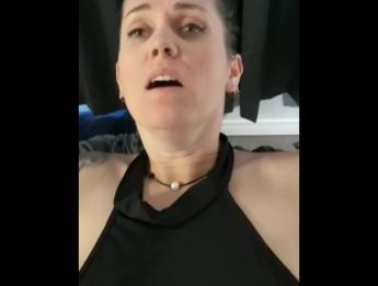 Пышная мамаша оттрахана в попку и любит это