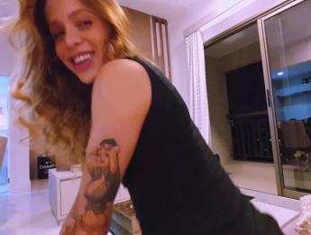 Наш нормальный день нахуй! Она чертовски восхитительна! - Мару Карв