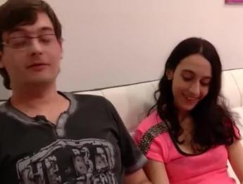 Ее собираются трахнуть, пока ее парень смотрит!