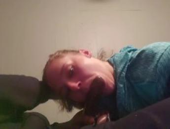 Привет, мир после минета подкаста и глотания спермы