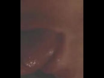 Mia moglie me lo succhia e lecca la cappella ... è la pi brava del mondo