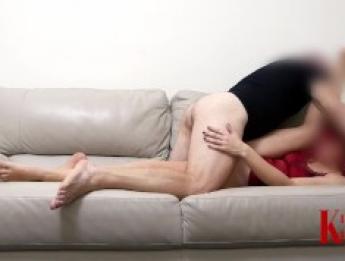Si fotte la mia bocca. Coppia italiana scopa forte sul divano: lei gode e urla. AMATORIALE ITALIANO Si fotte la mia bocca. Coppia italiana scopa forte sul divano: lei gode e urla. AMATORIALE ITALIANO